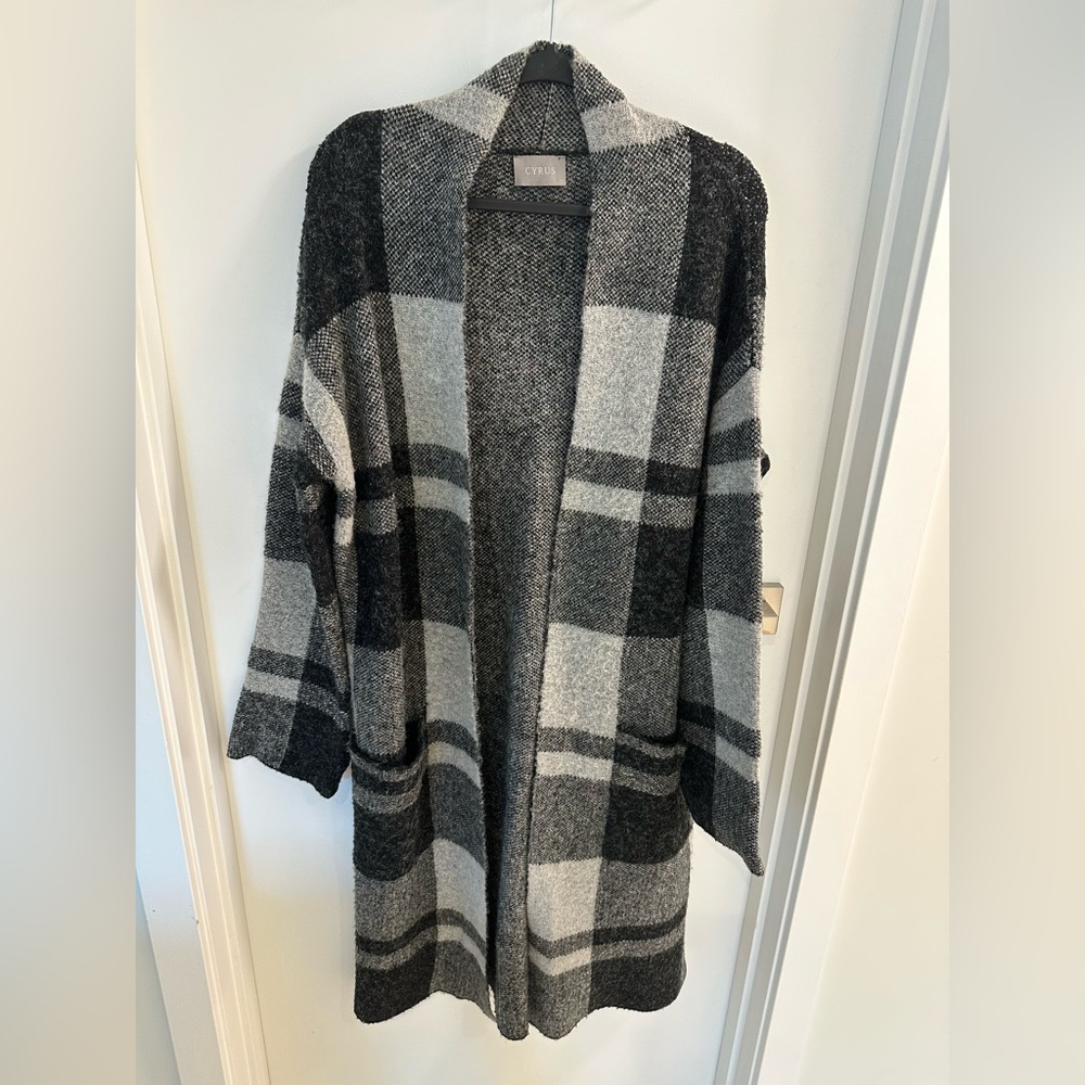 Cyrus Plaid Open Front Cardigan Gray Black Cozy Knit Sweater Women’s S